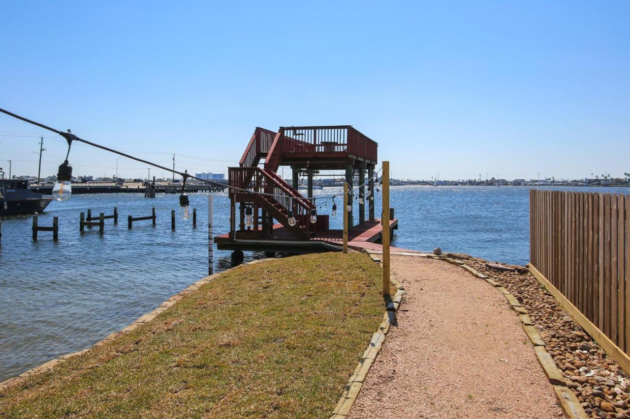Pool Days And Dock Nights Villa Galveston Exterior photo