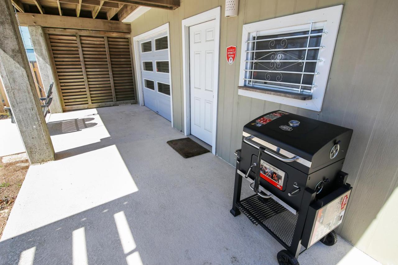 Pool Days And Dock Nights Villa Galveston Exterior photo